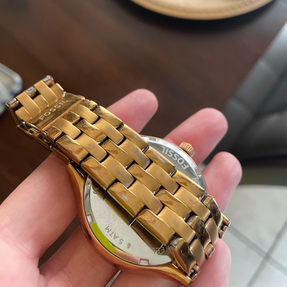 Rose Gold FOSSIL Watch - Picture 5 of 9